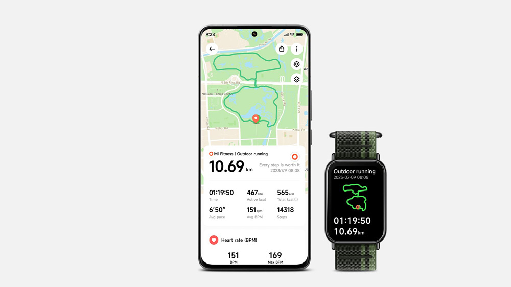 یک ساعت هوشمند شیائومی متصل به گوشی شیائومی در حال نمایش اطلاعات مسافت پیموده شده